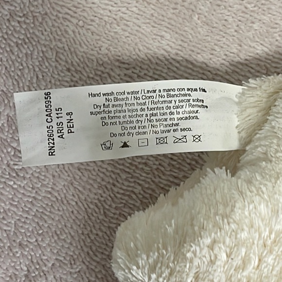 Isotoner Gloves | NWT | Super Soft & Luxury | Color Ivory - Picture 8 of 8